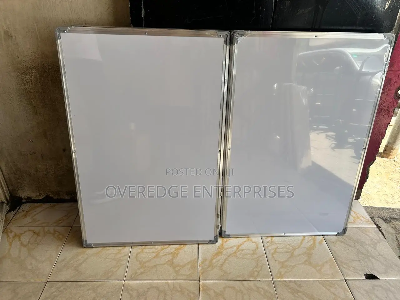 Whiteboard||Board_90 by 120cm