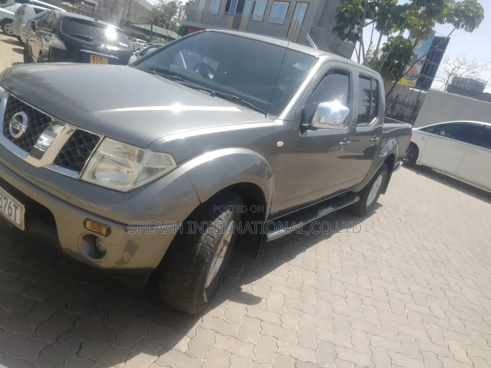 Nissan Navara 2013 Gray