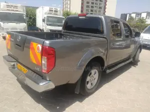 Nissan Navara 2013 Gray