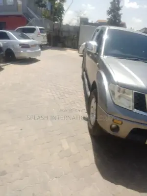 Nissan Navara 2013 Gray