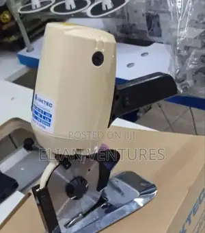 High Quality Cloth Cutting Machine