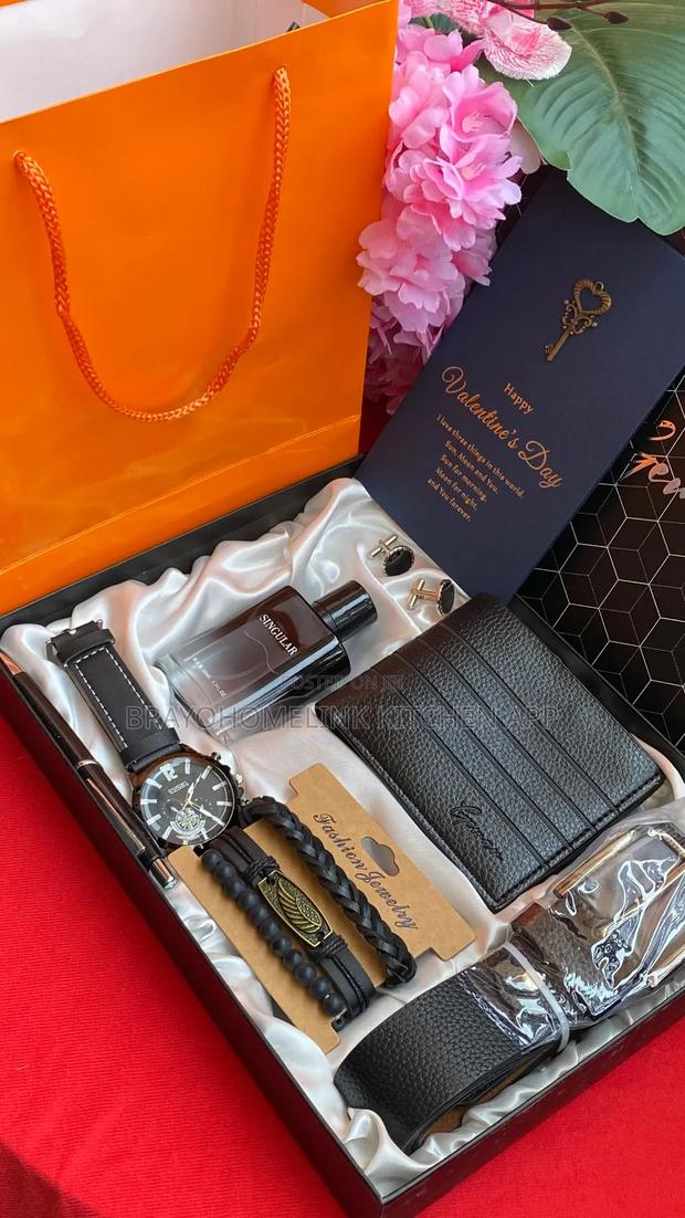 Trendy Valentines Men Gift Set - main view