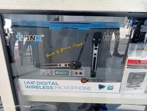 BNK Is-20 Professional Wireless Microphone System