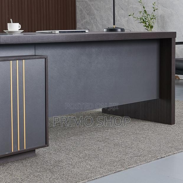 Office Desk : Simple Modern Executive Office Desk - thumbnail 3