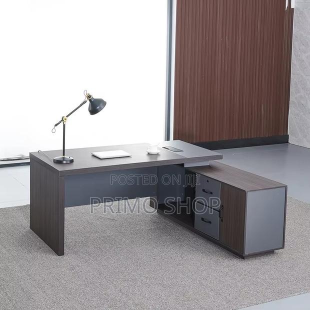 Office Desk : Simple Modern Executive Office Desk - thumbnail 4