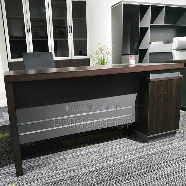 Office Desk : Simple Modern Executive Office Desk - thumbnail 7