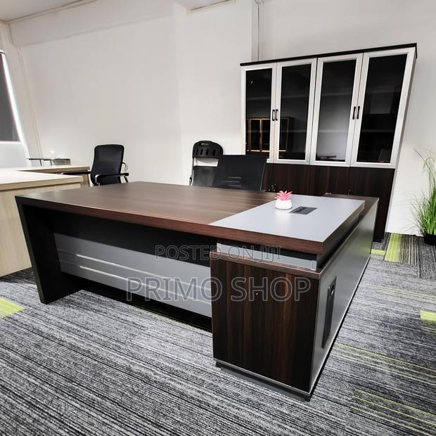 Office Desk : Simple Modern Executive Office Desk - thumbnail 11