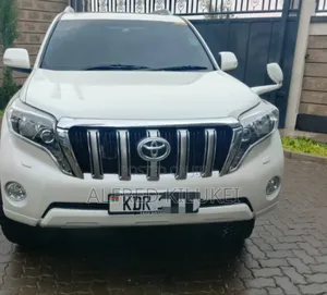 Toyota Land Cruiser Prado 2017 White