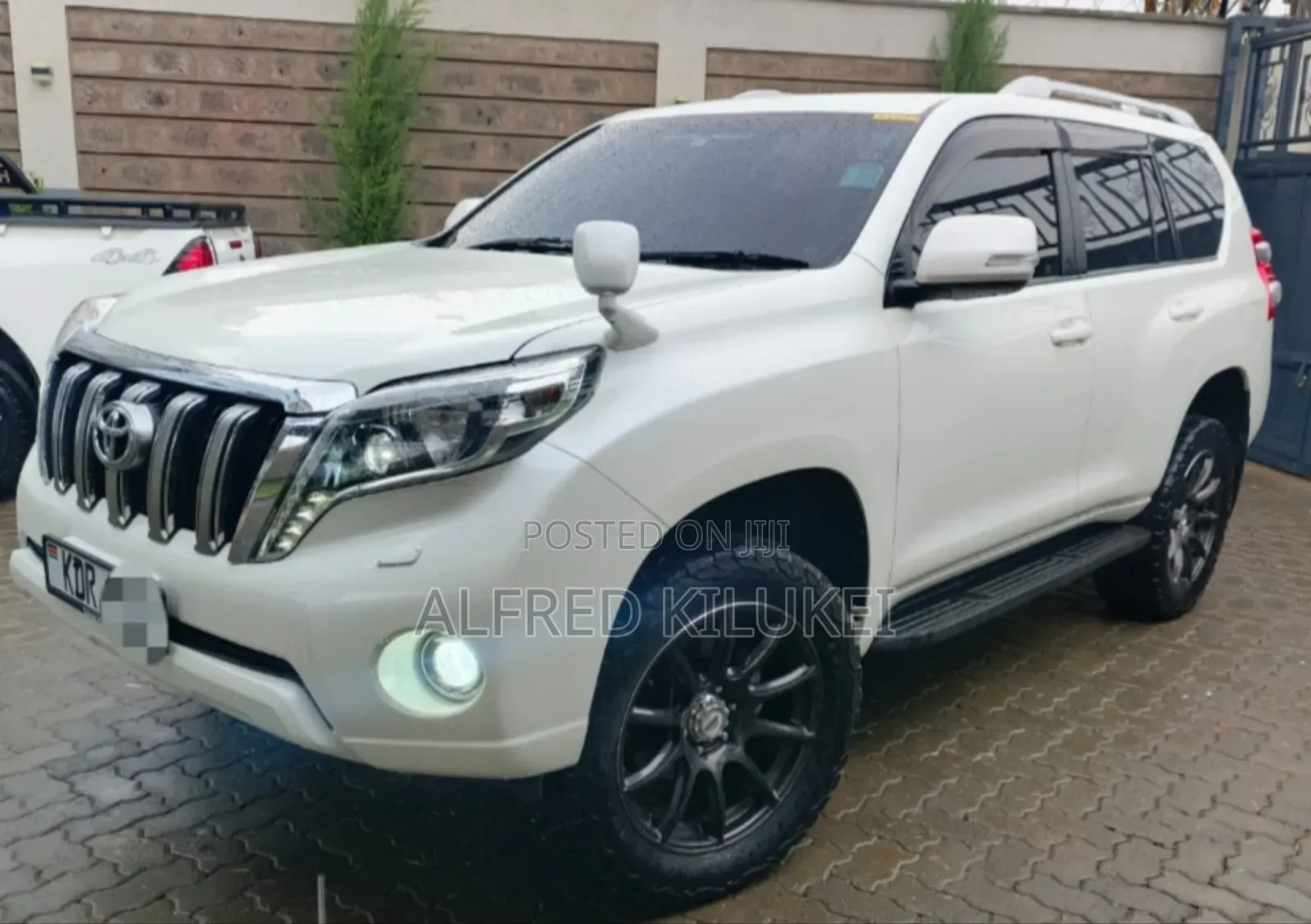 Toyota Land Cruiser Prado 2017 White
