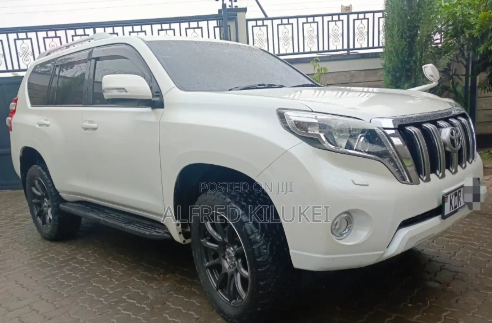 Toyota Land Cruiser Prado 2017 White