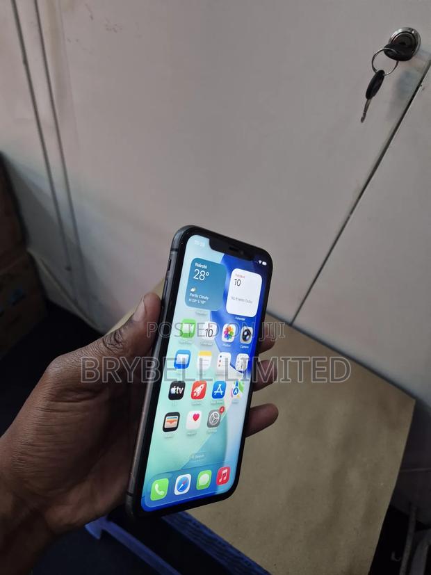 Apple iPhone 11 64 GB Gray - thumbnail 7
