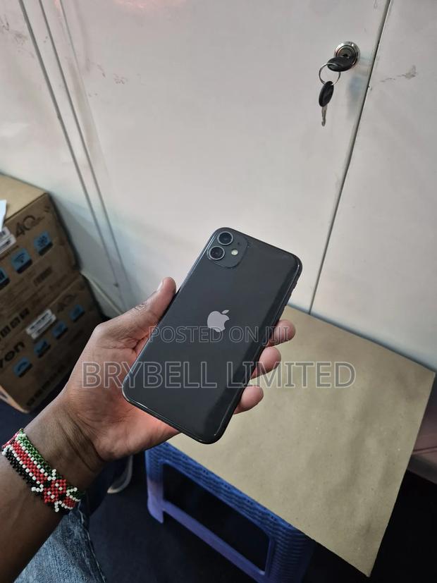 Apple iPhone 11 64 GB Gray - thumbnail 8