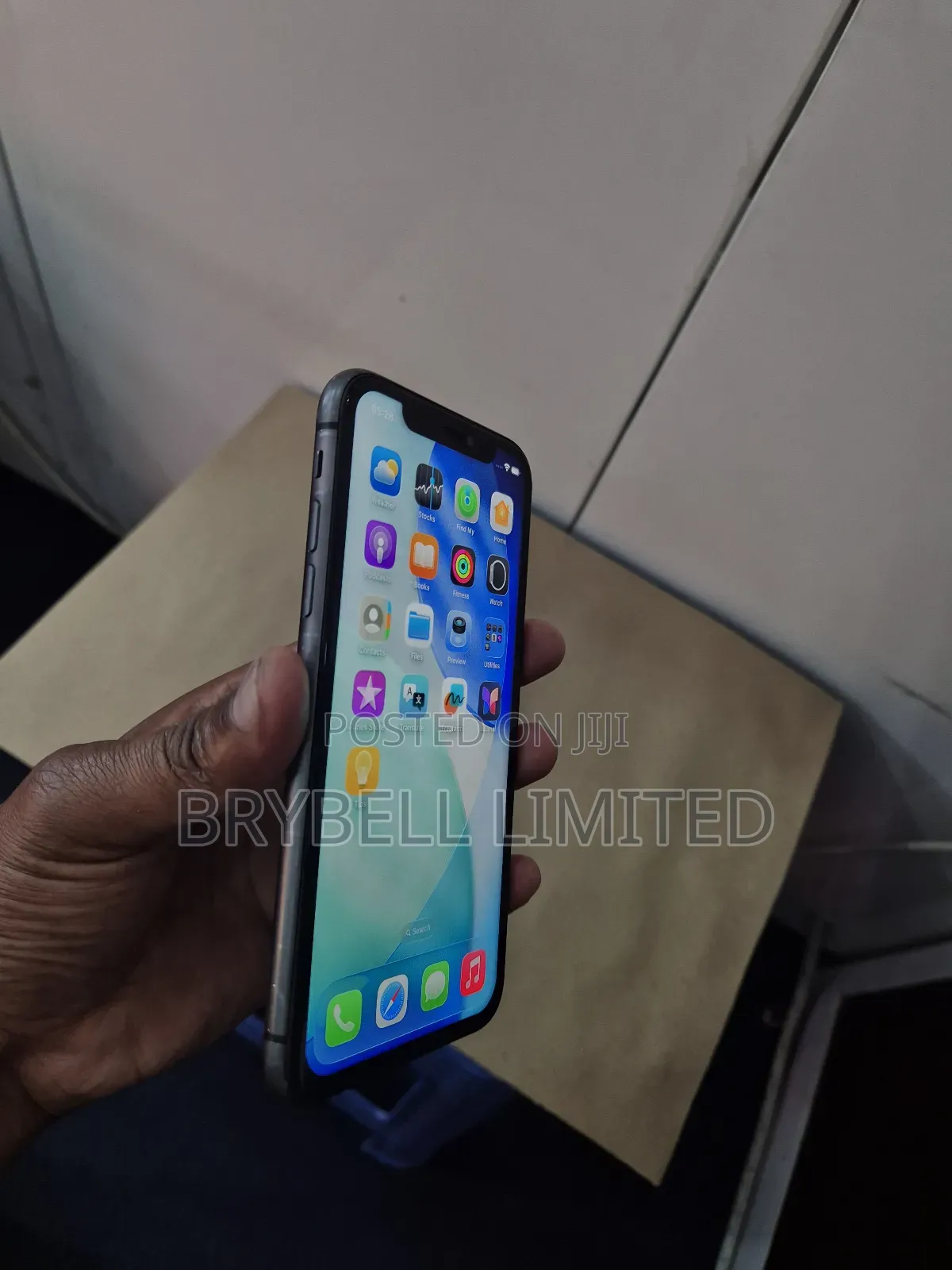 Apple iPhone 11 64 GB Gray