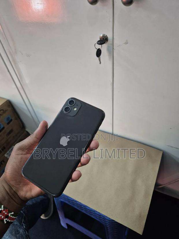 Apple iPhone 11 64 GB Gray - thumbnail 3