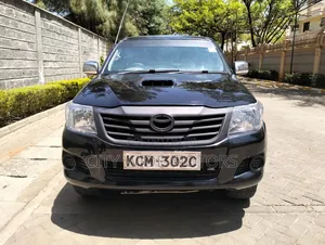 Toyota Hilux 2.5 D-4D 4X4 SRX 2010 Black