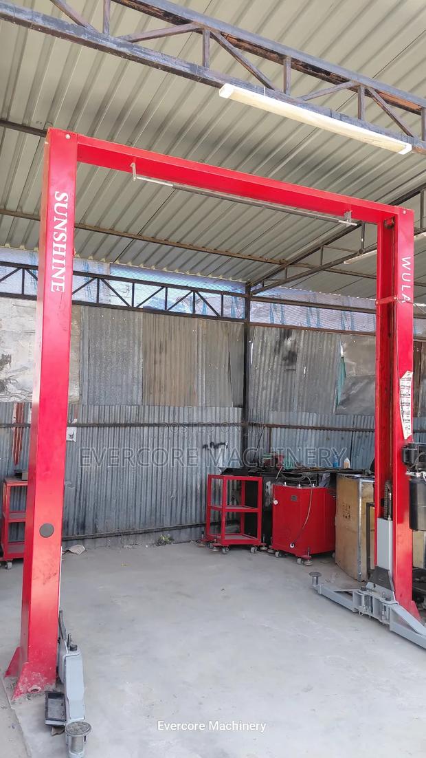 Car Hoist/Two Pole/Post Lift Machine 4tonne Capacity Electric Powered - thumbnail 4