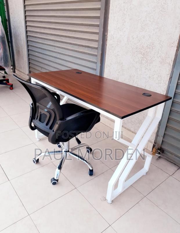 Office Furniture :Mesh Office Chair With Metal Stand Table