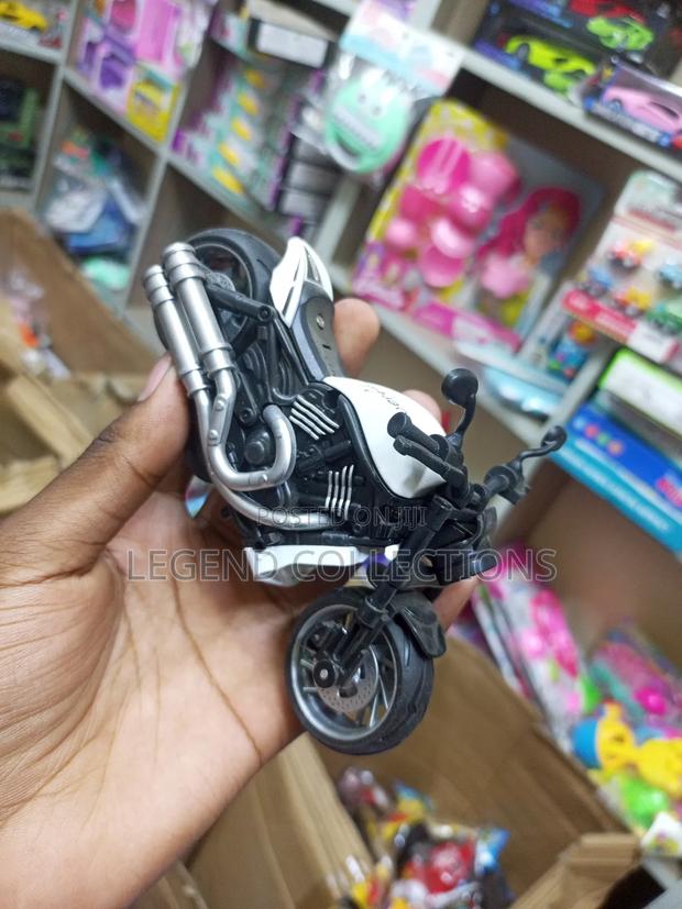 Motorcycle Die Cast Model - thumbnail 3