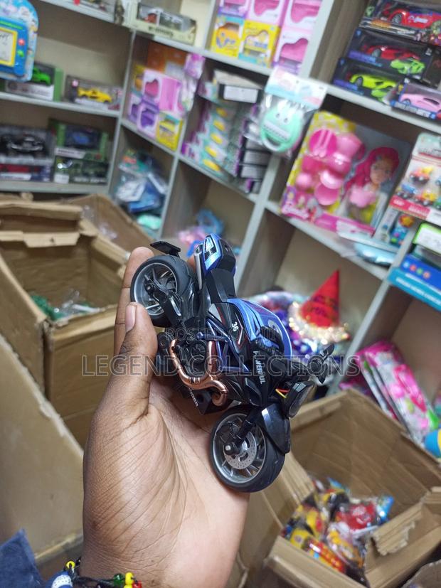 Motorcycle Die Cast Model - thumbnail 7