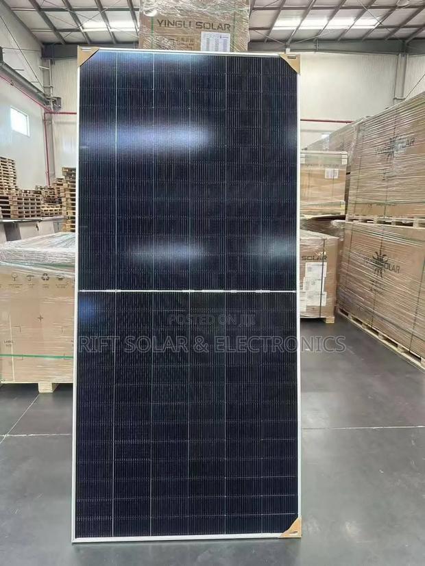 700 Watts Bifacial High Voltage Solar Panels - main view