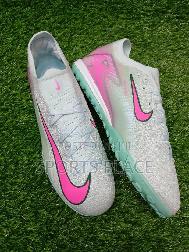 Ocean Cube/Pink Zoom Vapor 16 Trainers - main view
