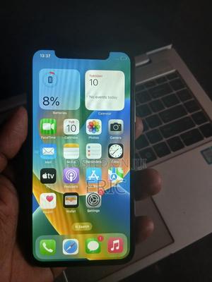 Apple iPhone X 64 GB Black - main view