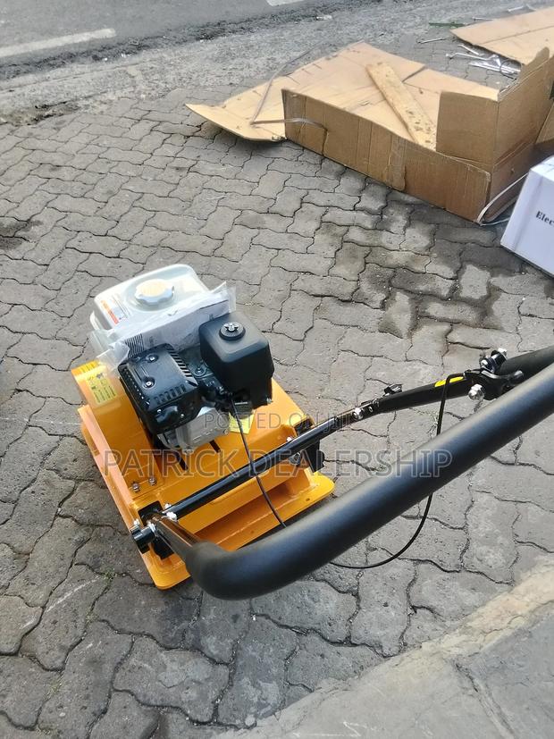 Vibrating Plate Compactor - thumbnail 3