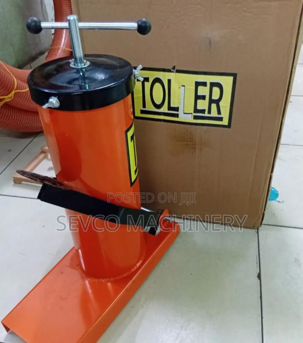 Heavy Duty 8l Foot Grease Bucket/Pump