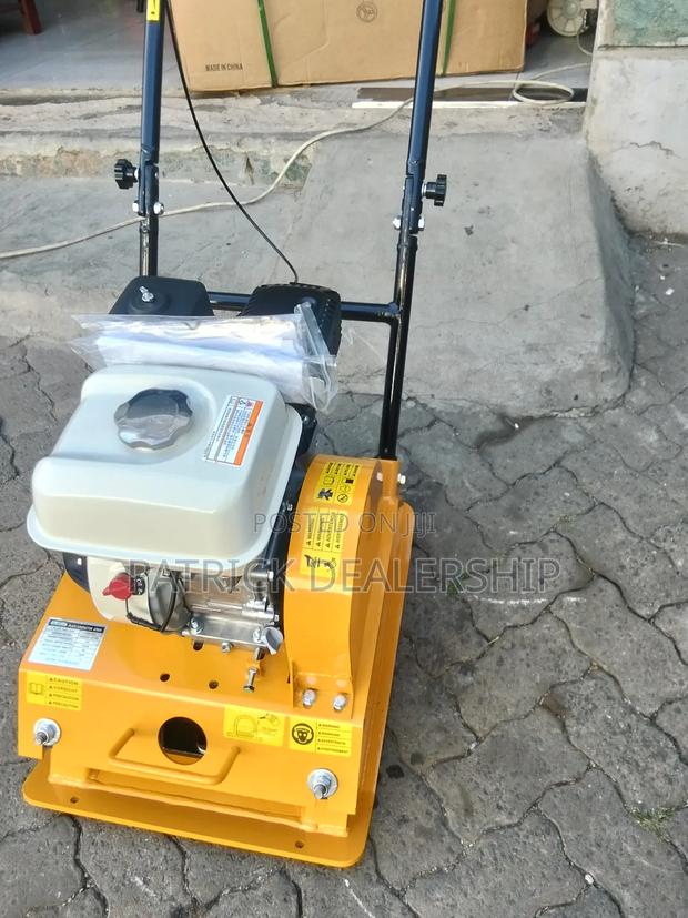 Heavy Duty Plate Compactor - thumbnail 2