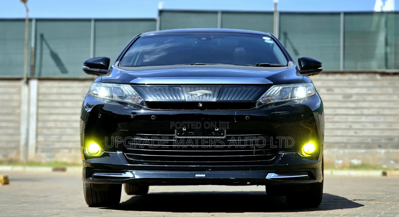 Toyota Harrier 2.0 2016 Black