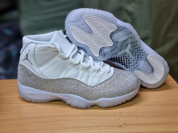 Air Jordan 11 Glitter Unisex Sneakers - thumbnail 3