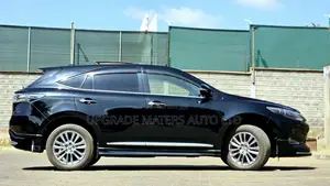 Toyota Harrier 2.0 2016 Black