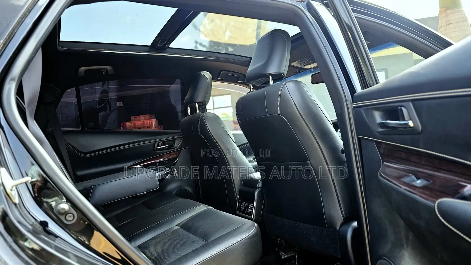 Toyota Harrier 2.0 2016 Black