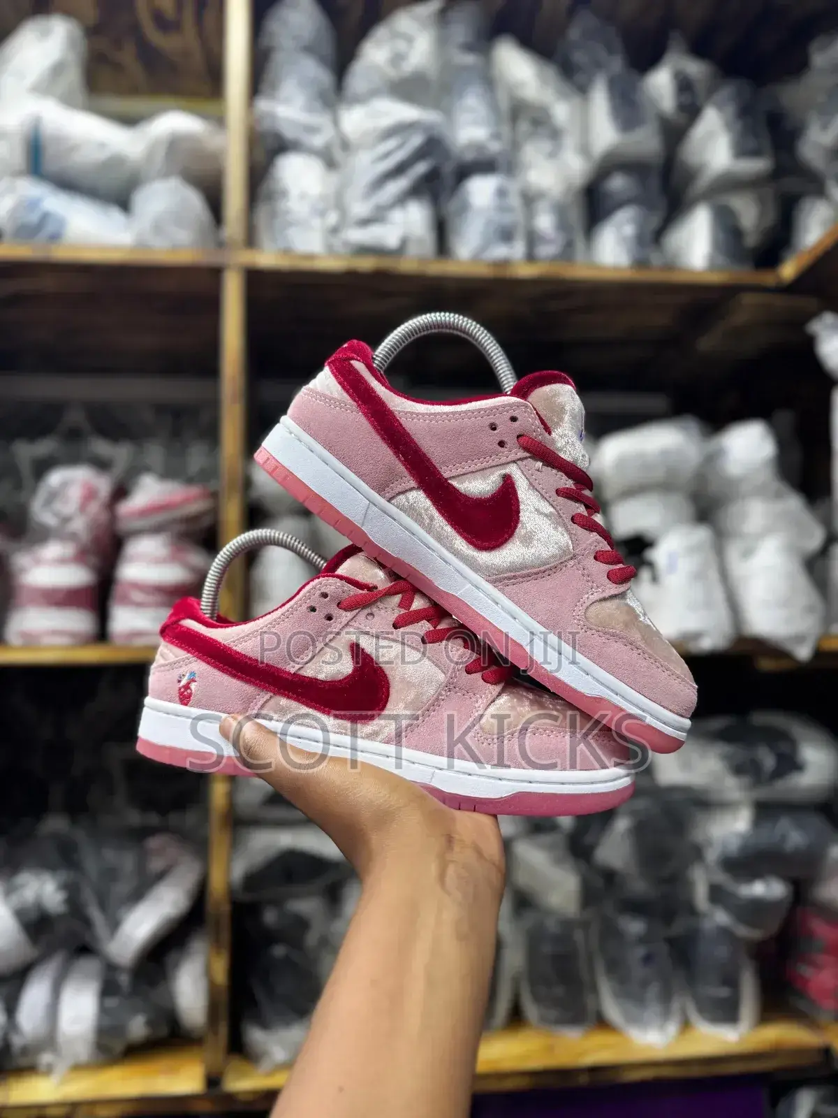 Nike Sb Dunk Strange Love