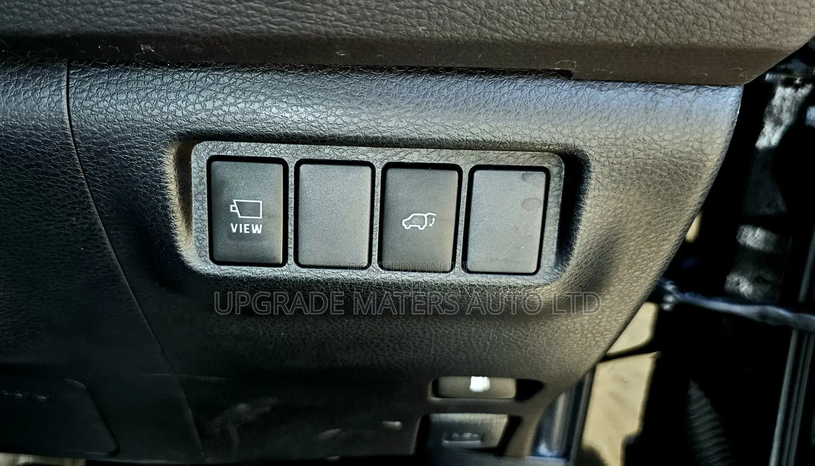 Toyota Harrier 2.0 2016 Black