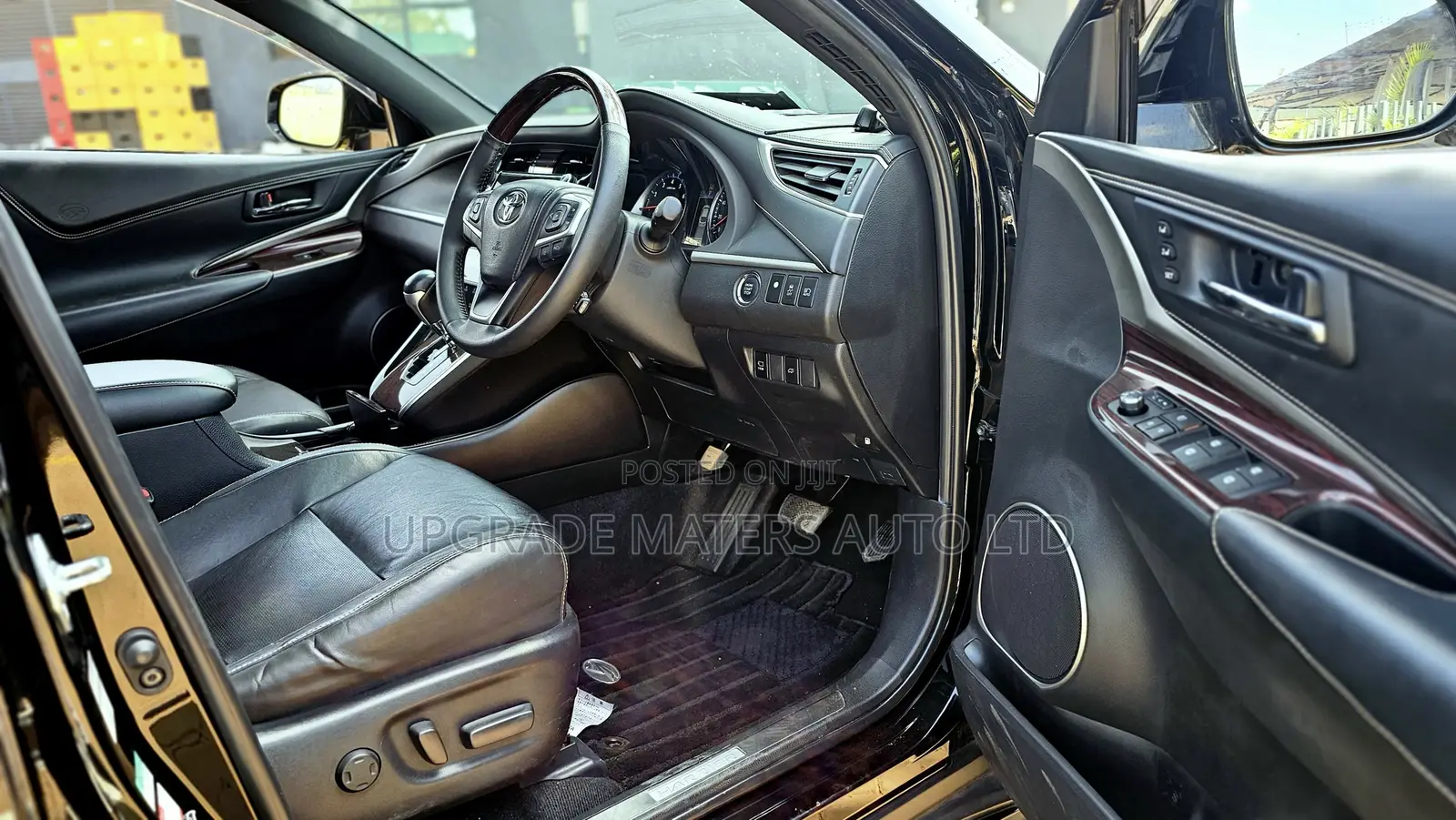 Toyota Harrier 2.0 2016 Black