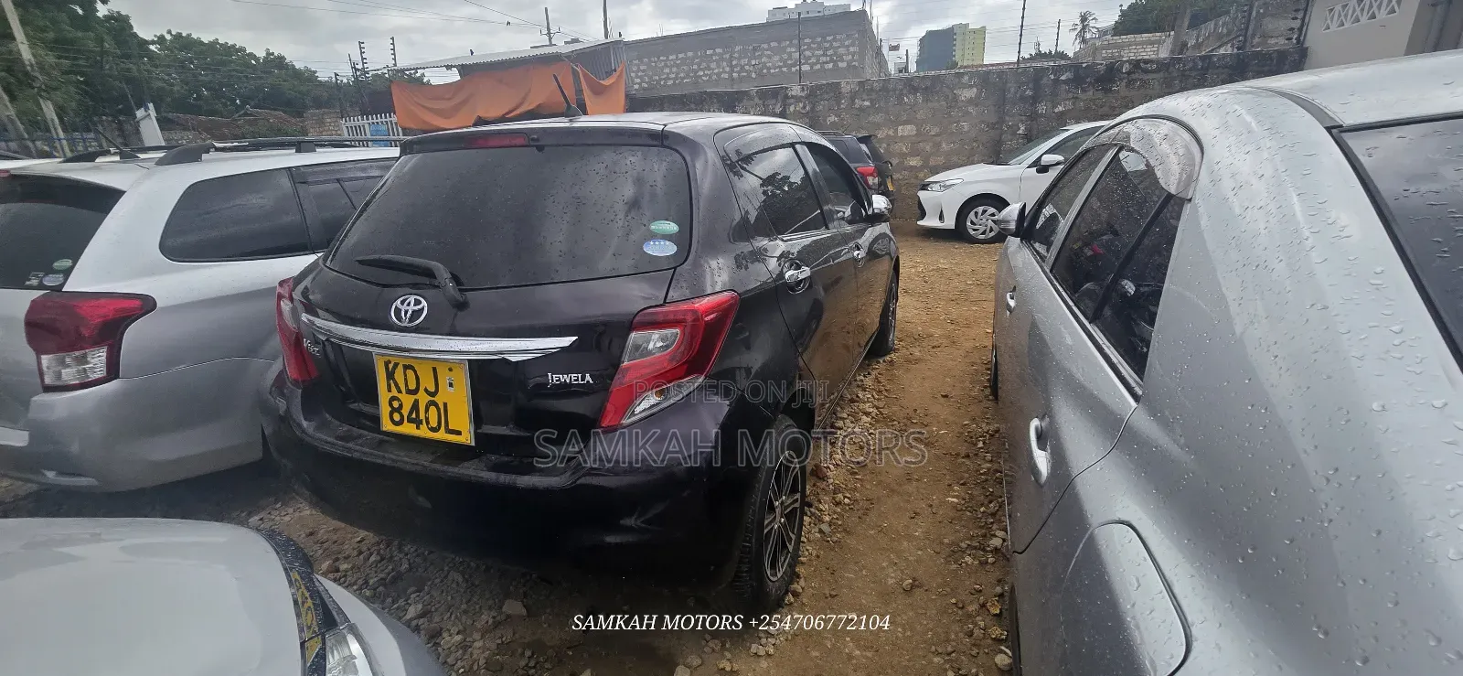 Toyota Vitz 2016 Black