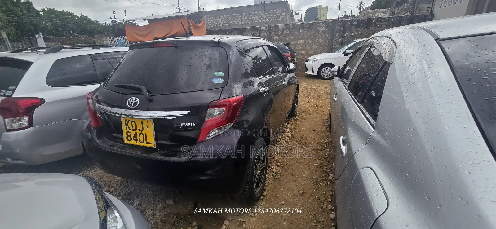 Toyota Vitz 2016 Black
