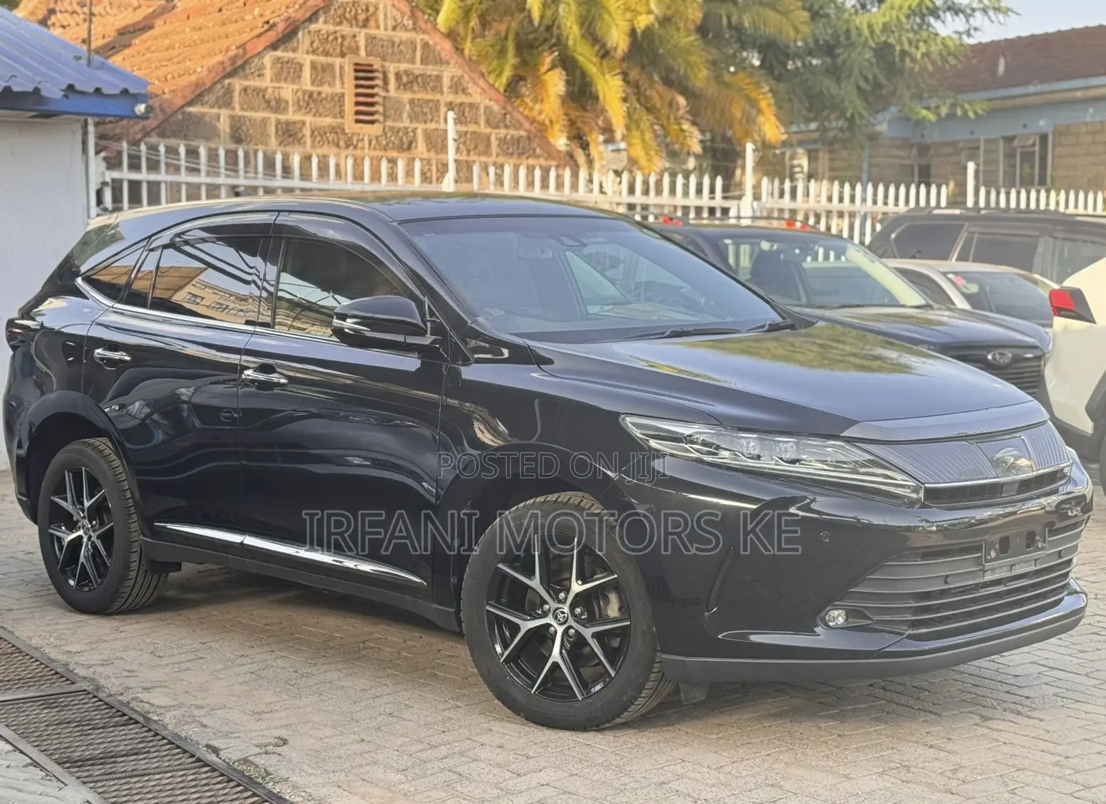 Toyota Harrier 2.0 2020 Black