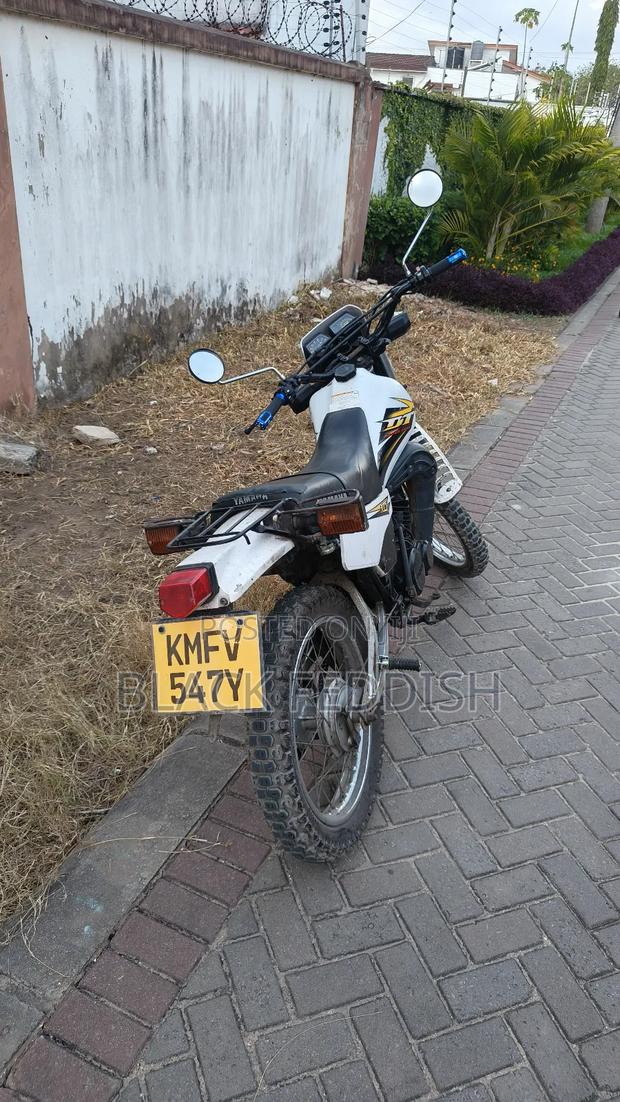 Yamaha DT175 2021 White - thumbnail 2