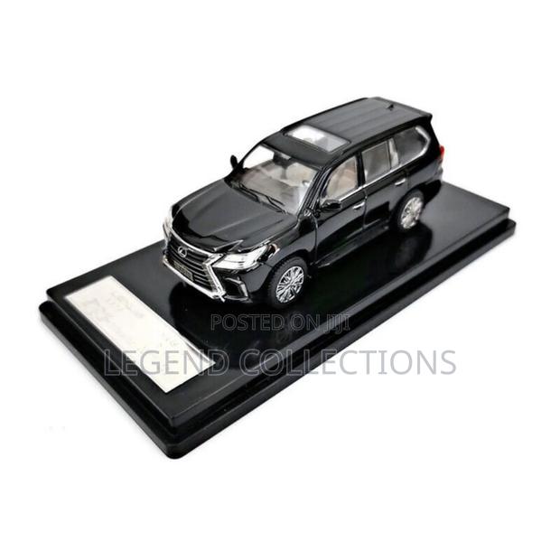 Lexus 570 Die Cast Model (White and Black)