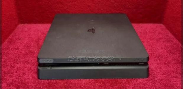 Ps 4 Console With 2 Pad 7 Games Installed - main view