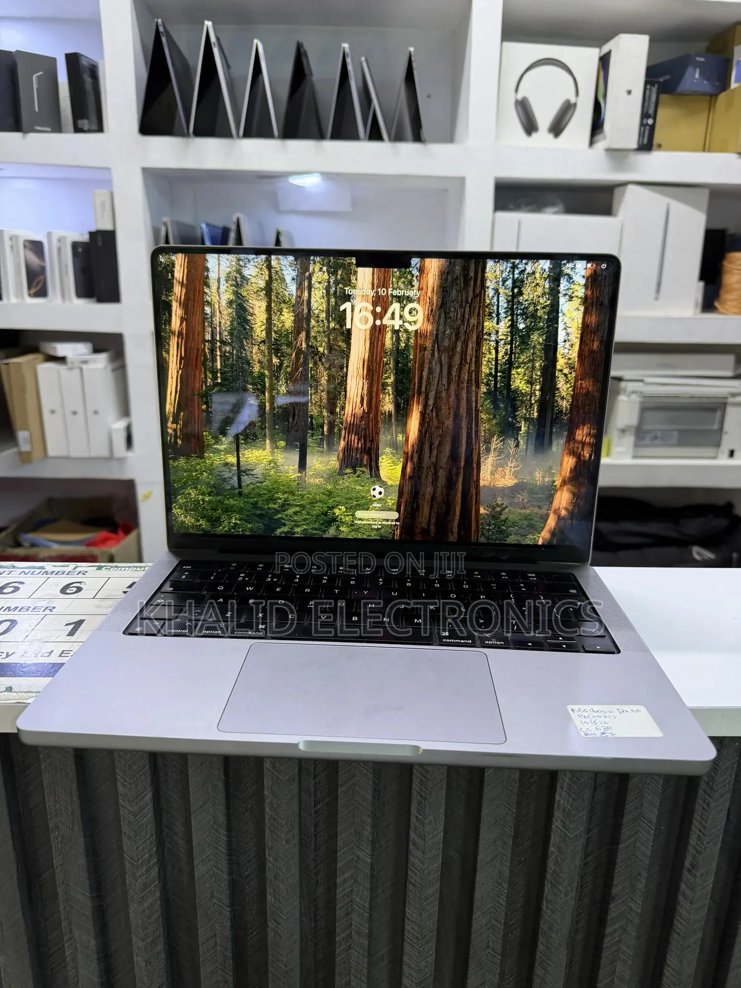 Laptop Apple MacBook Pro 2021 M1 16GB Apple M1 Pro SSD 512GB