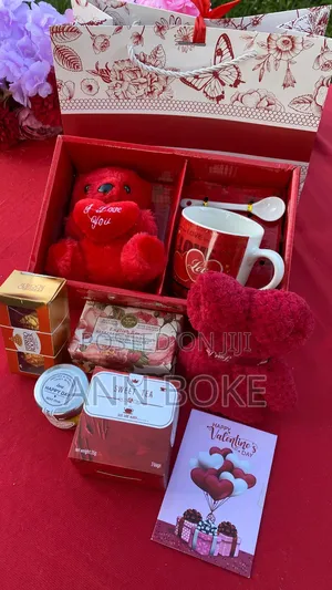 Bear/Doll
Sweet Tea Bags
Spoon
Bear Towel(Towel Shaped