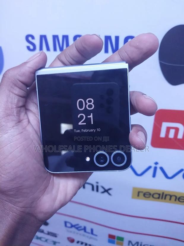 Samsung Galaxy Z Flip6 256 GB Blue - thumbnail 3