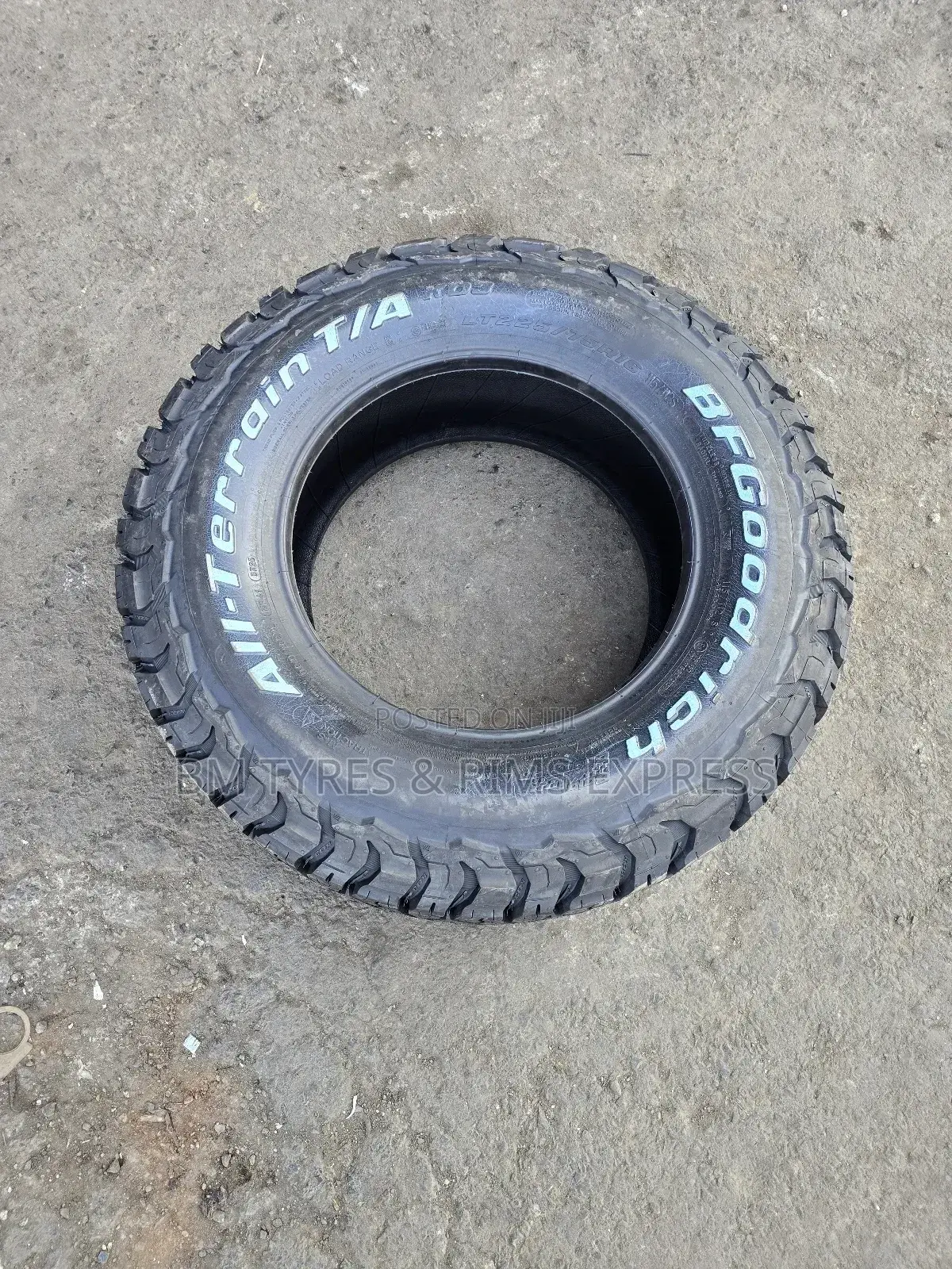 225 /75 R16 Bf Goodrich Tyres (All Terrein) .