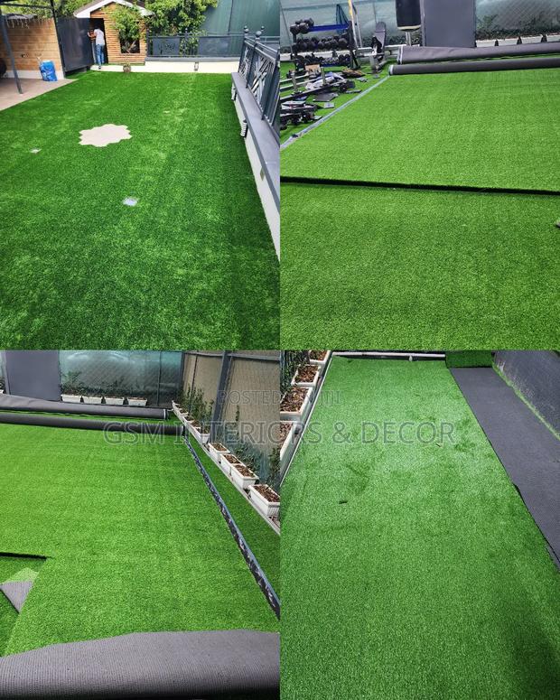 Artificial Green Grass Carpets Installed and Waterproof - main view