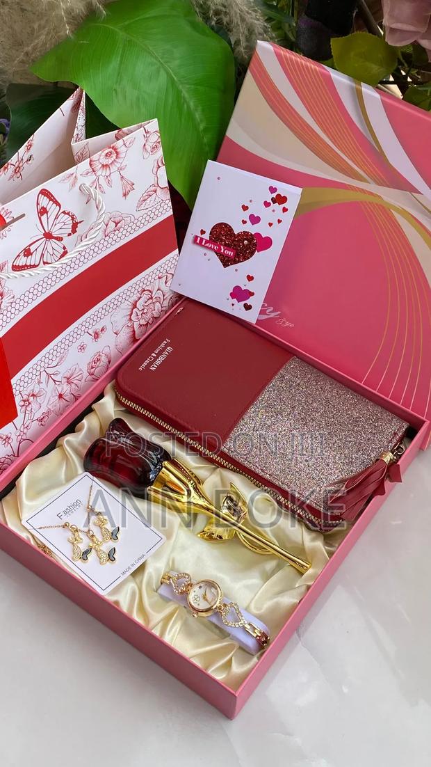 Watch
Rose Shape Floral Perfume - main view