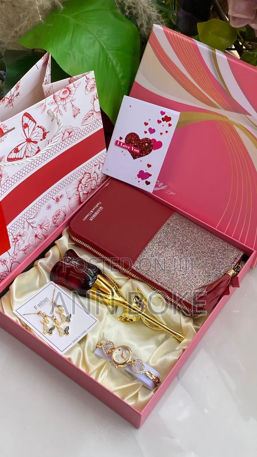 
Watch
Rose Shape Floral Perfume