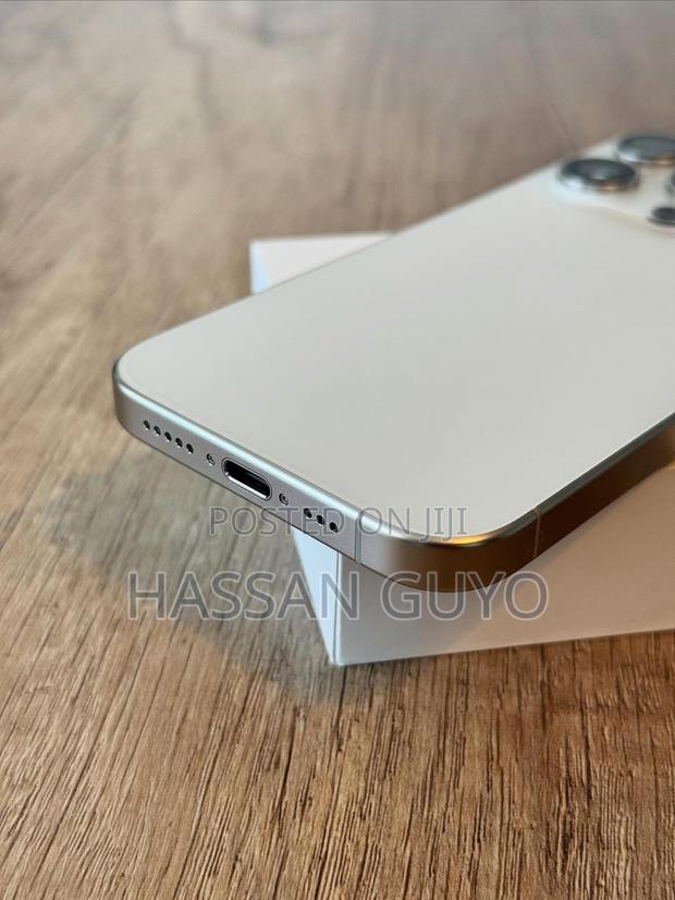 Apple iPhone 15 Pro 128 GB Gold - thumbnail 2